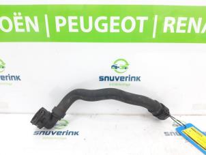 Used Radiator hose Peugeot 5008 II (M4/MC/MJ/MR) 1.2 12V e-THP PureTech 130 Price € 20,00 Margin scheme offered by Snuverink Autodemontage