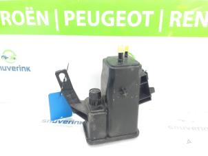 Usagé Filtre carbone Peugeot 5008 II (M4/MC/MJ/MR) 1.2 12V e-THP PureTech 130 Prix € 75,00 Règlement à la marge proposé par Snuverink Autodemontage
