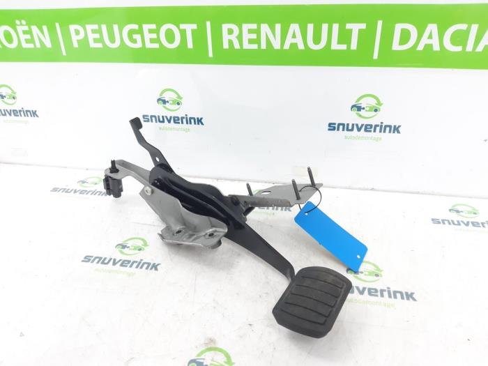 Używane Pedal hamulca Peugeot 5008 II (M4/MC/MJ/MR) 1.2 12V e-THP PureTech 130 Cena € 35,97 Z VAT oferowane przez Snuverink Autodemontage