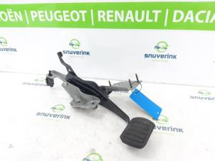 Usagé Pédale de frein Peugeot 5008 II (M4/MC/MJ/MR) 1.2 12V e-THP PureTech 130 Prix € 40,00 Règlement à la marge proposé par Snuverink Autodemontage