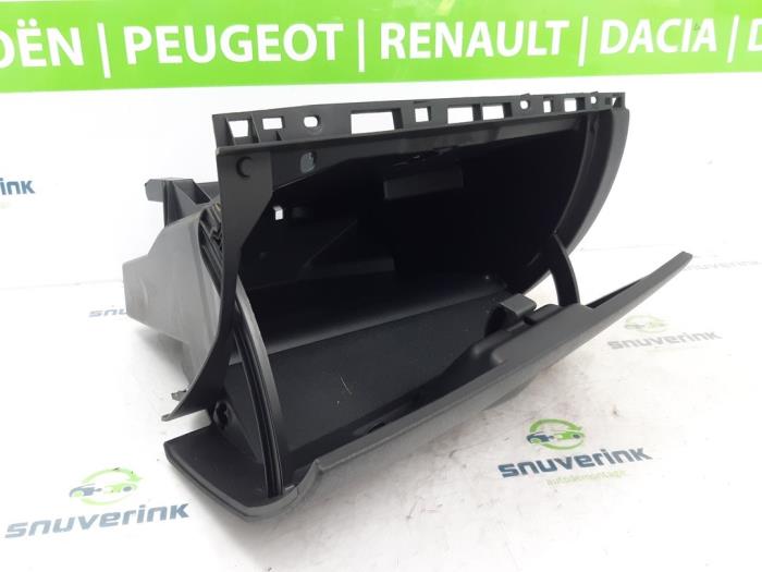 Begagnade Handskfack Renault Clio III Estate/Grandtour (KR) 1.5 dCi 85 Pris € 29,73 Marginaltabell erbjuds av Snuverink Autodemontage