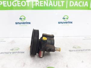 Used Power steering pump Renault Kangoo (KC) 1.6 16V Price € 35,00 Margin scheme offered by Snuverink Autodemontage