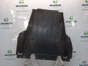 Used Engine protection panel Renault Clio IV (5R) 0.9 Energy TCE 90 12V Price € 70,00 Margin scheme offered by Snuverink Autodemontage