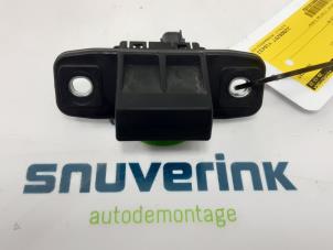 Usados Interruptor del portón trasero Mazda CX-30 (DM) 2.0 e-SkyActiv X 186 16V Precio de solicitud ofrecido por Snuverink Autodemontage