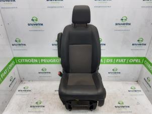 Używane Fotel lewy Opel Vivaro 2.0 CDTI 122 Cena € 484,00 Z VAT oferowane przez Snuverink Autodemontage