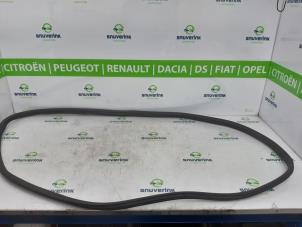 Used Tailgate seal Peugeot 3008 I (0U/HU) 1.6 VTI 16V Price € 30,00 Margin scheme offered by Snuverink Autodemontage