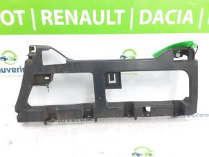 Used Rear bumper bracket, right Opel Vivaro 2.0 CDTI 122 Price € 30,25 Inclusive VAT offered by Snuverink Autodemontage