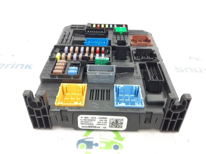 Engine management computer Opel Vivaro 2.0 CDTI 122 9815905380 AHK DELPHI