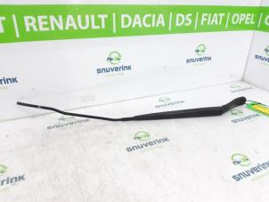 Used Front wiper arm Opel Vivaro 2.0 CDTI 122 Price € 36,30 Inclusive VAT offered by Snuverink Autodemontage