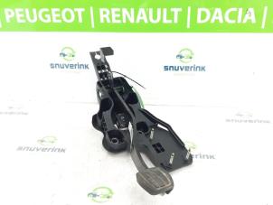 Used Brake pedal Opel Vivaro 2.0 CDTI 122 Price € 42,35 Inclusive VAT offered by Snuverink Autodemontage