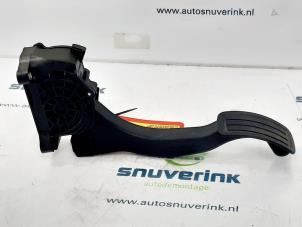 Used Accelerator pedal Opel Vivaro 2.0 CDTI 122 Price € 54,45 Inclusive VAT offered by Snuverink Autodemontage