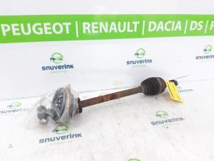 Gebrauchte Antriebswelle links vorne Renault Twingo II (CN) 1.2 16V Preis € 45,00 Margenregelung angeboten von Snuverink Autodemontage