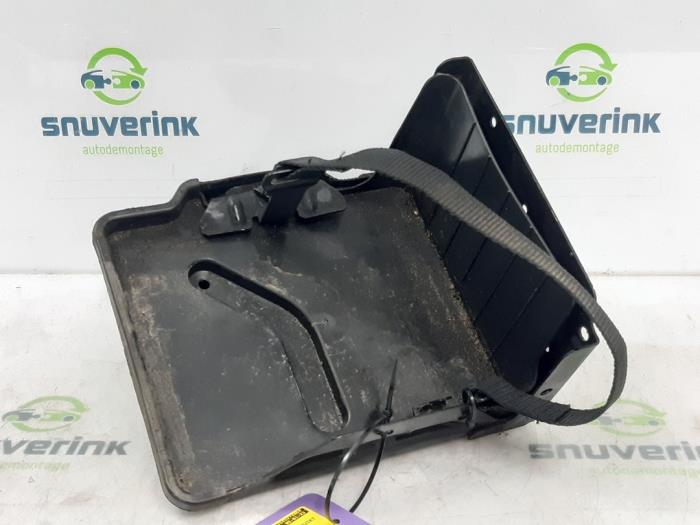 Battery box from a Fiat 500 (312) 1.2 69 2013