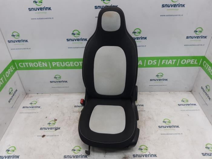 Używane Fotel lewy Smart Forfour (453) 1.0 12V Cena € 150,00 Procedura marży oferowane przez Snuverink Autodemontage