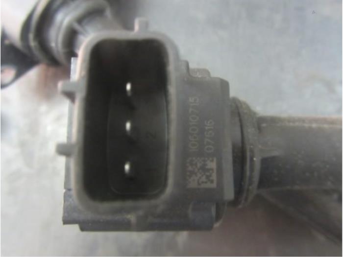 Ignition coil from a Dacia Dokker (0S) 1.6 16V LPG 2017