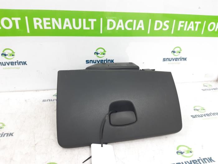 Handschuhfach van een Dacia Dokker (0S) 1.6 16V LPG 2017