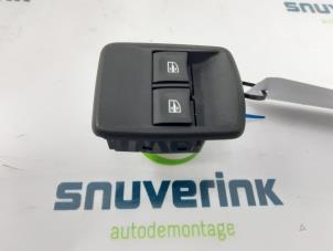 Usados Interruptor combinado de ventanillas Dacia Dokker (0S) 1.6 16V LPG Precio € 40,00 Norma de margen ofrecido por Snuverink Autodemontage