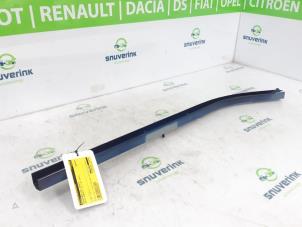 Used Sliding door rail, right Dacia Dokker (0S) 1.6 16V LPG Price € 60,00 Margin scheme offered by Snuverink Autodemontage