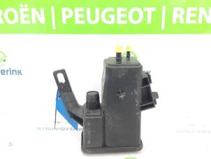 Usagé Filtre carbone Peugeot 3008 II (M4/MC/MJ/MR) 1.2 12V e-THP PureTech 130 Prix € 90,75 Prix TTC proposé par Snuverink Autodemontage