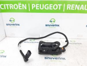 Używane Sterownik Rózne Peugeot 3008 II (M4/MC/MJ/MR) 1.2 12V e-THP PureTech 130 Cena € 363,00 Z VAT oferowane przez Snuverink Autodemontage