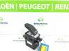 Automatic gear selector from a Peugeot 3008 II (M4/MC/MJ/MR), 2016 1.2 12V e-THP PureTech 130, MPV, Petrol, 1.199cc, 96kW (131pk), FWD, EB2ADTS; HNS, 2018-07, MRHNS 2020