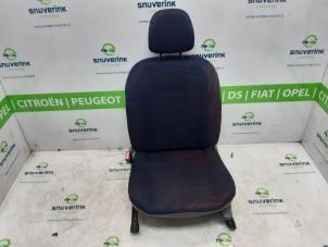 Używane Fotel lewy Renault Twingo (C06) 1.2 16V Cena € 100,00 Procedura marży oferowane przez Snuverink Autodemontage