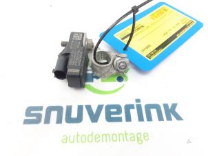 Usagé Borne de batterie Peugeot 3008 II (M4/MC/MJ/MR) 1.2 12V e-THP PureTech 130 Prix sur demande proposé par Snuverink Autodemontage
