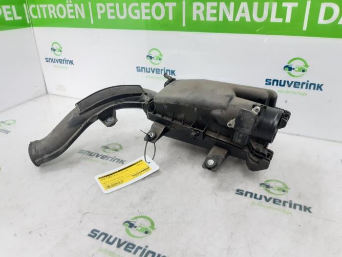 Begagnade Luftfilterhus Toyota Urban Cruiser 1.33 Dual VVT-I 16V 2WD Pris € 29,74 Marginaltabell erbjuds av Snuverink Autodemontage