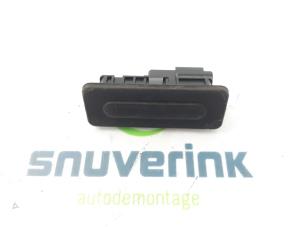 Used Tailgate handle Peugeot 308 SW (L4/L9/LC/LJ/LR) 1.6 BlueHDi 120 Price on request offered by Snuverink Autodemontage