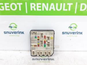 Used Fuse box Renault Megane III Berline (BZ) 1.5 dCi 90 Price € 55,00 Margin scheme offered by Snuverink Autodemontage