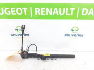 Used Front seatbelt buckle, right Renault Clio III (BR/CR) 1.2 16V 75 Price € 40,00 Margin scheme offered by Snuverink Autodemontage