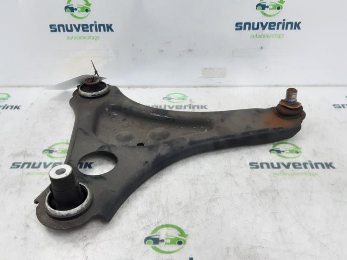 Front wishbone, left from a Smart Forfour (453) 1.0 12V 2015