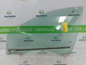 Usagé Vitre avant gauche Renault Megane III Berline (BZ) 1.5 dCi 90 Prix sur demande proposé par Snuverink Autodemontage