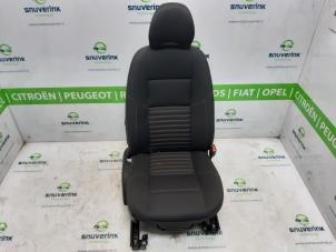 Używane Fotel prawy Volvo V50 (MW) 1.6 D2 16V Cena € 150,00 Procedura marży oferowane przez Snuverink Autodemontage