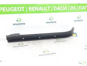 Gebrauchte Schiebetür Schiene rechts Peugeot Partner (GC/GF/GG/GJ/GK) 1.6 HDI 90 Preis € 60,50 Mit Mehrwertsteuer angeboten von Snuverink Autodemontage