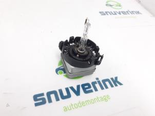 Used Xenon bulb Citroen C4 Picasso (UD/UE/UF) 2.0 16V Autom. Price on request offered by Snuverink Autodemontage