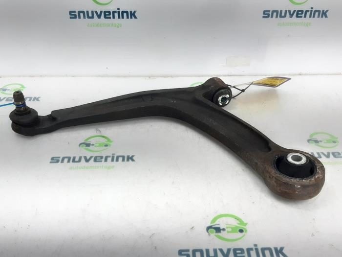 Front wishbone, left from a Fiat 500 (312) 1.2 69 2009