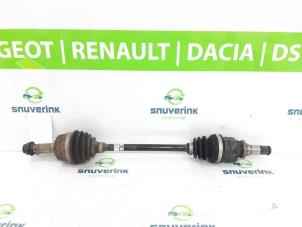 Usagé Arbre de transmission avant gauche Peugeot 108 1.0 12V Prix € 30,00 Règlement à la marge proposé par Snuverink Autodemontage