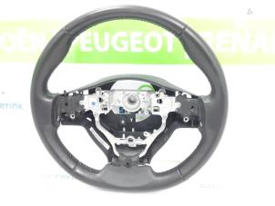 Usados Volante Peugeot 108 1.0 12V Precio € 50,00 Norma de margen ofrecido por Snuverink Autodemontage