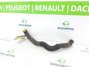 Usagé Tuyau radiateur Peugeot 108 1.0 12V Prix € 25,00 Règlement à la marge proposé par Snuverink Autodemontage