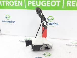Used Door lock mechanism 2-door, right Citroen DS3 (SA) 1.6 e-HDi Price € 30,00 Margin scheme offered by Snuverink Autodemontage