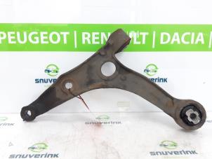 Used Front wishbone, left Citroen Jumper (U9) 2.2 HDi 120 Euro 4 Price on request offered by Snuverink Autodemontage