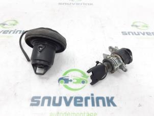 Used Door lock cylinder, left Citroen Jumper (U9) 2.2 HDi 120 Euro 4 Price on request offered by Snuverink Autodemontage