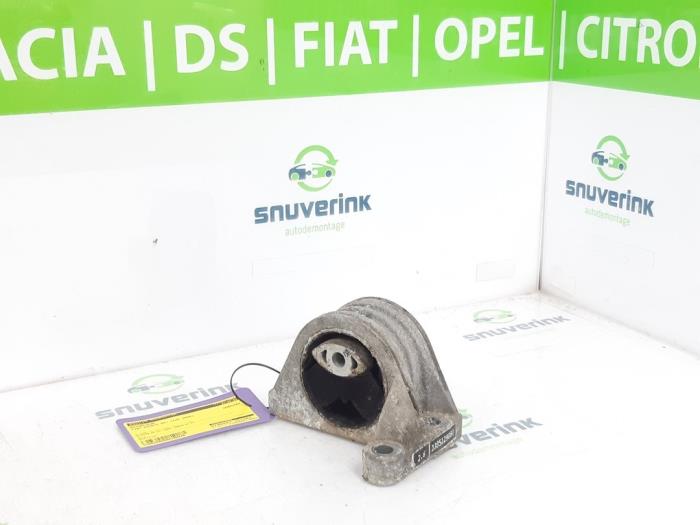Used Engine mount Fiat Ducato (243/244/245/247) 2.8 JTD 15 Price € 38,10 Inclusive VAT offered by Snuverink Autodemontage