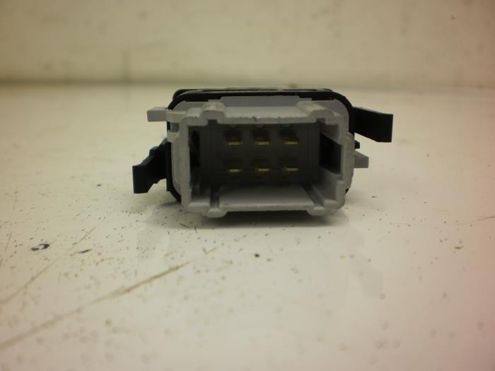 ESP switch from a Renault Laguna II Grandtour (KG) 2.2 dCi 150 16V 2003
