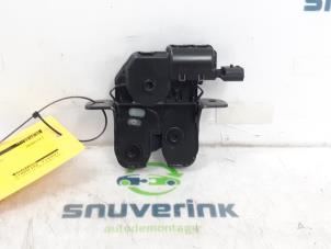 Used Tailgate lock mechanism Renault Clio IV (5R) 1.5 Energy dCi 90 FAP Price € 35,00 Margin scheme offered by Snuverink Autodemontage