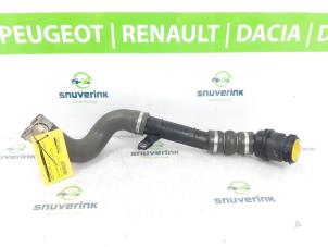 Używane Waz chlodnicy miedzystopniowej Renault Clio IV (5R) 1.5 Energy dCi 90 FAP Cena € 85,00 Procedura marży oferowane przez Snuverink Autodemontage