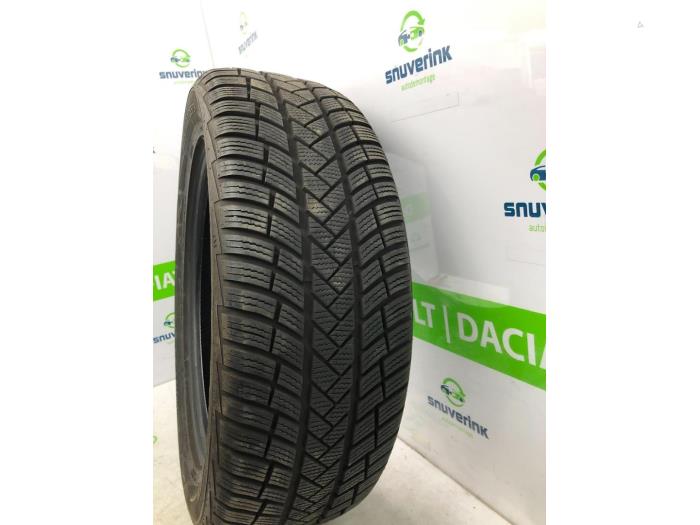Winter tyre from a Peugeot 5008 II (M4/MC/MJ/MR) 1.2 12V e-THP PureTech 130 2019