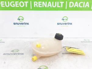 Używane Zbiornik rozprezny Renault Clio V (RJAB) 1.0 TCe 90 12V Cena € 36,30 Z VAT oferowane przez Snuverink Autodemontage