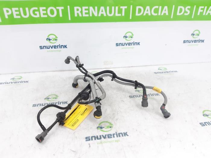 Używane Przewód paliwowy Renault Clio V (RJAB) 1.0 TCe 90 12V Cena € 72,58 Z VAT oferowane przez Snuverink Autodemontage